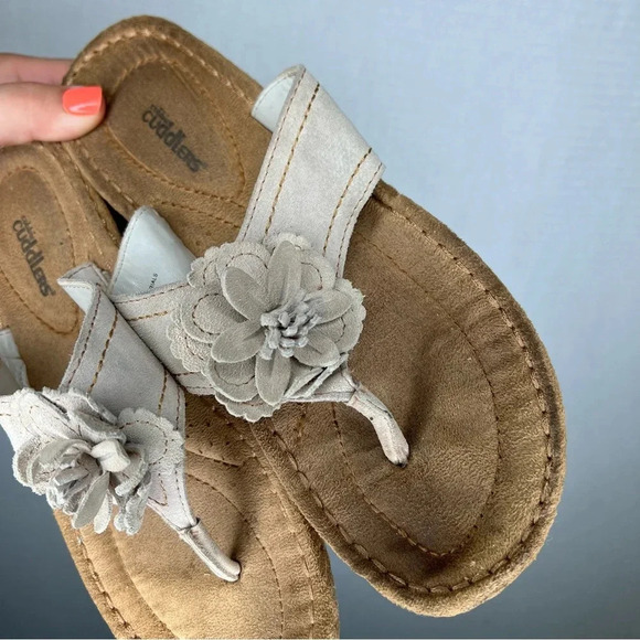 Cobbie Cuddlers |‎ Floral Thong Flip Flops 9W Tan Heeled - Picture 3 of 6